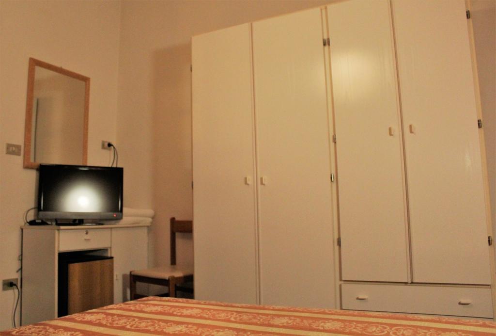 Hotel Midi Риччоне Экстерьер фото